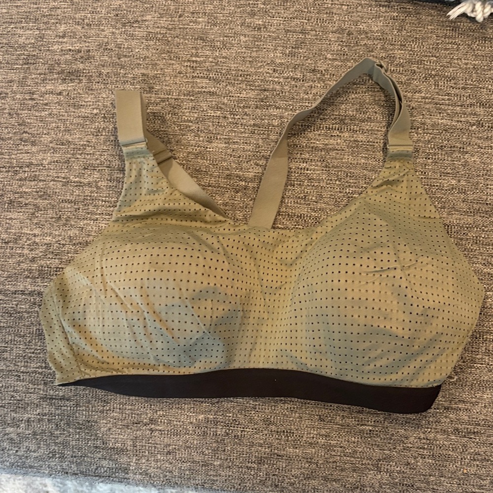 Elegant Olive Women's Sports Bra